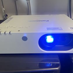 Panasonic HDMI 4000 Lumens projector