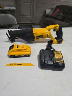 $140 FIRM PRICE Dewalt 20v Reciprocating Saw (SOSO) with 3ah 20v Battery, Charger and metal blade