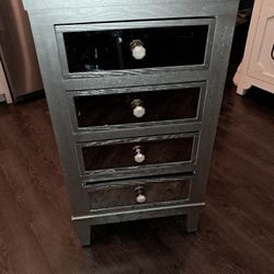 Wood/Mirrored Cabinet Dresser 4 Drawer.