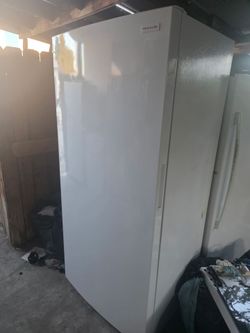Frigidaire Freezer Like new