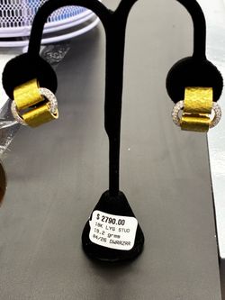 18K Stud Earrings