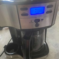 Hamilton Beach 2-Way Brewer Coffee Maker, Single-Serve and 12-Cup Pot