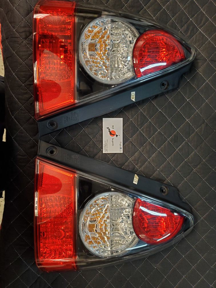JDM 2003-2008 Subaru Forester STI Kouki tailights. Tail fits X, XT, SG5 and SG9. **Prices in description.**