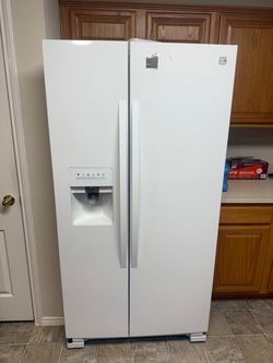 Kenmore Side-by-Side Refrigerator with Ice & Water Dispenser