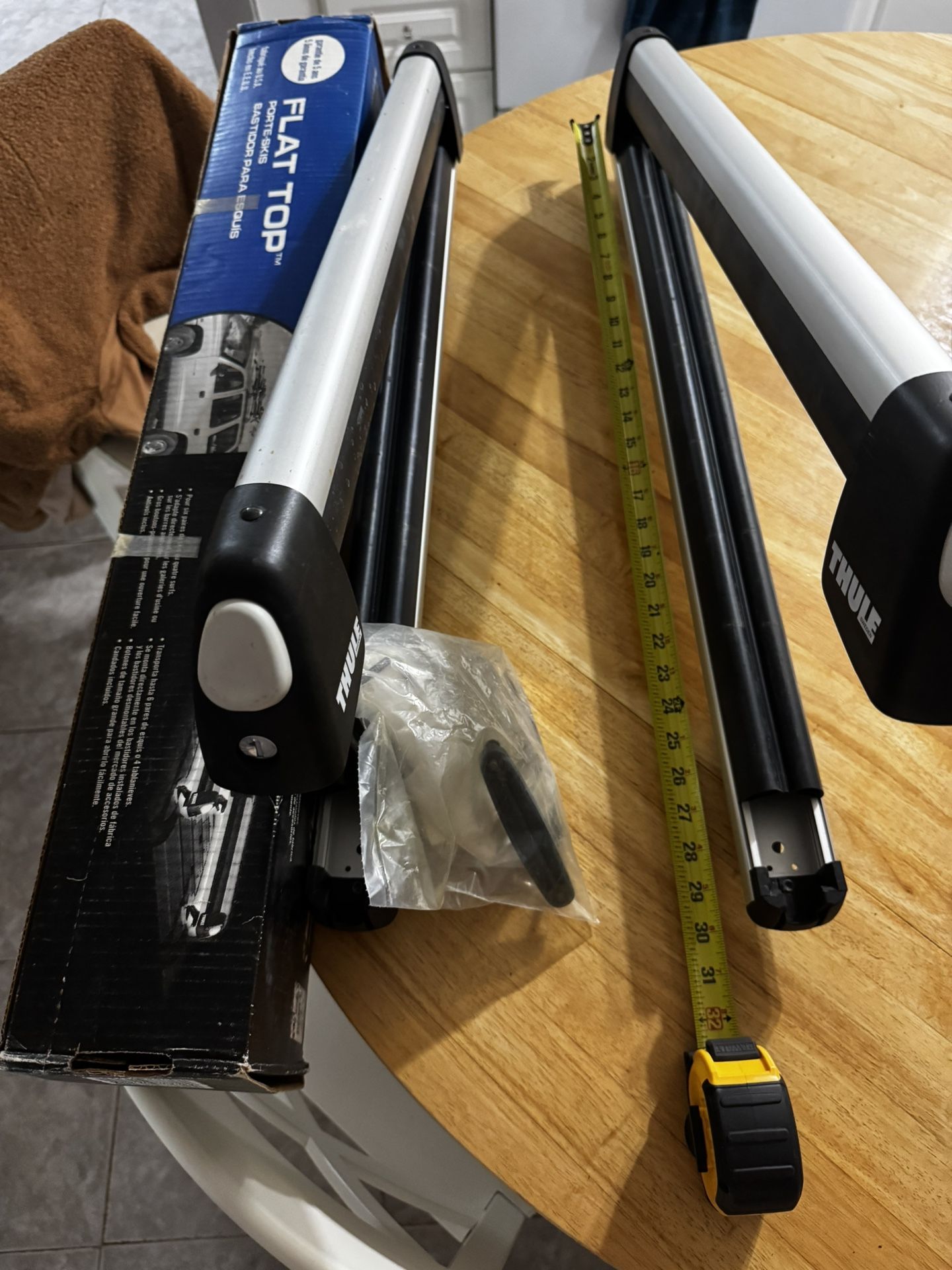 FS: Thule Flat Top Ski Rack #91725 Like New