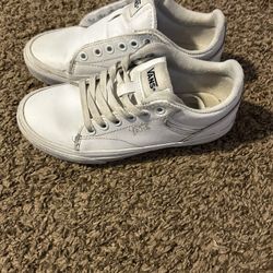 Size 5 White Vans Shoes 