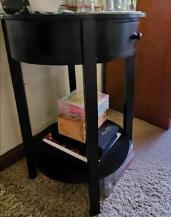 2 Side Tables