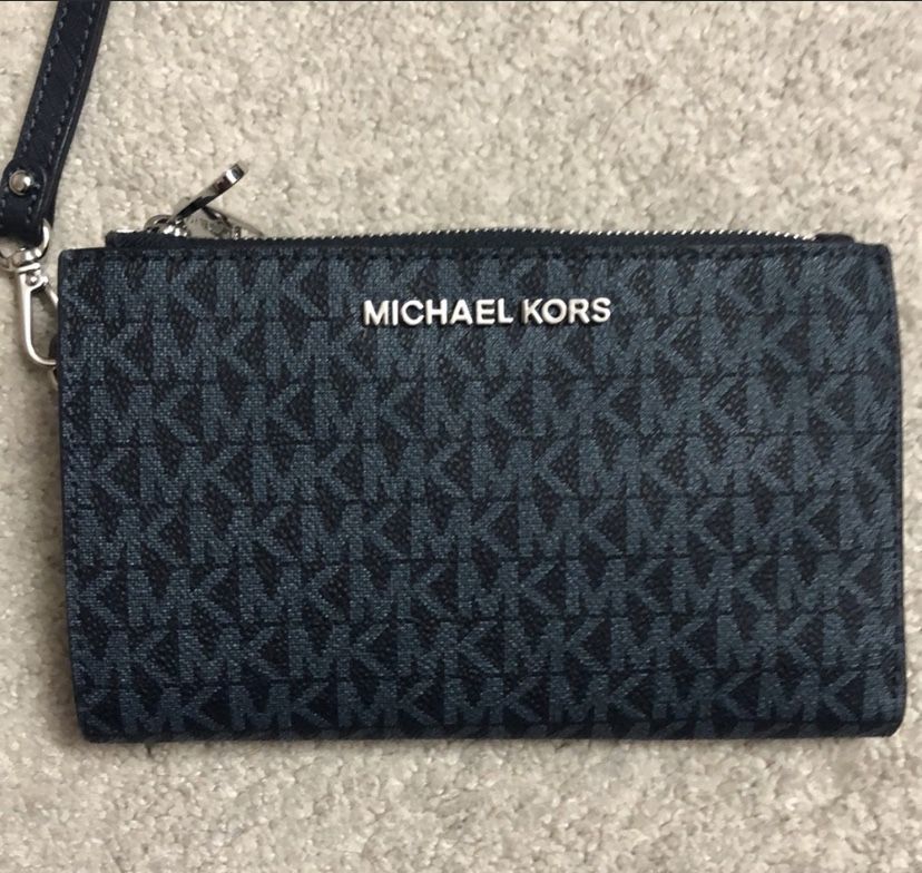 Michael Kors Double zip wristlet