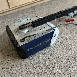 Chamberlain Liftmaster 7675 Garage Door Opener and Rail For 7ft Door