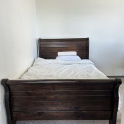 Full Size Bed Frame (Like New)