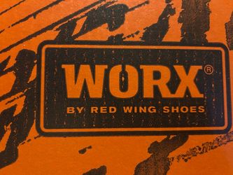 Red wings steal toes
