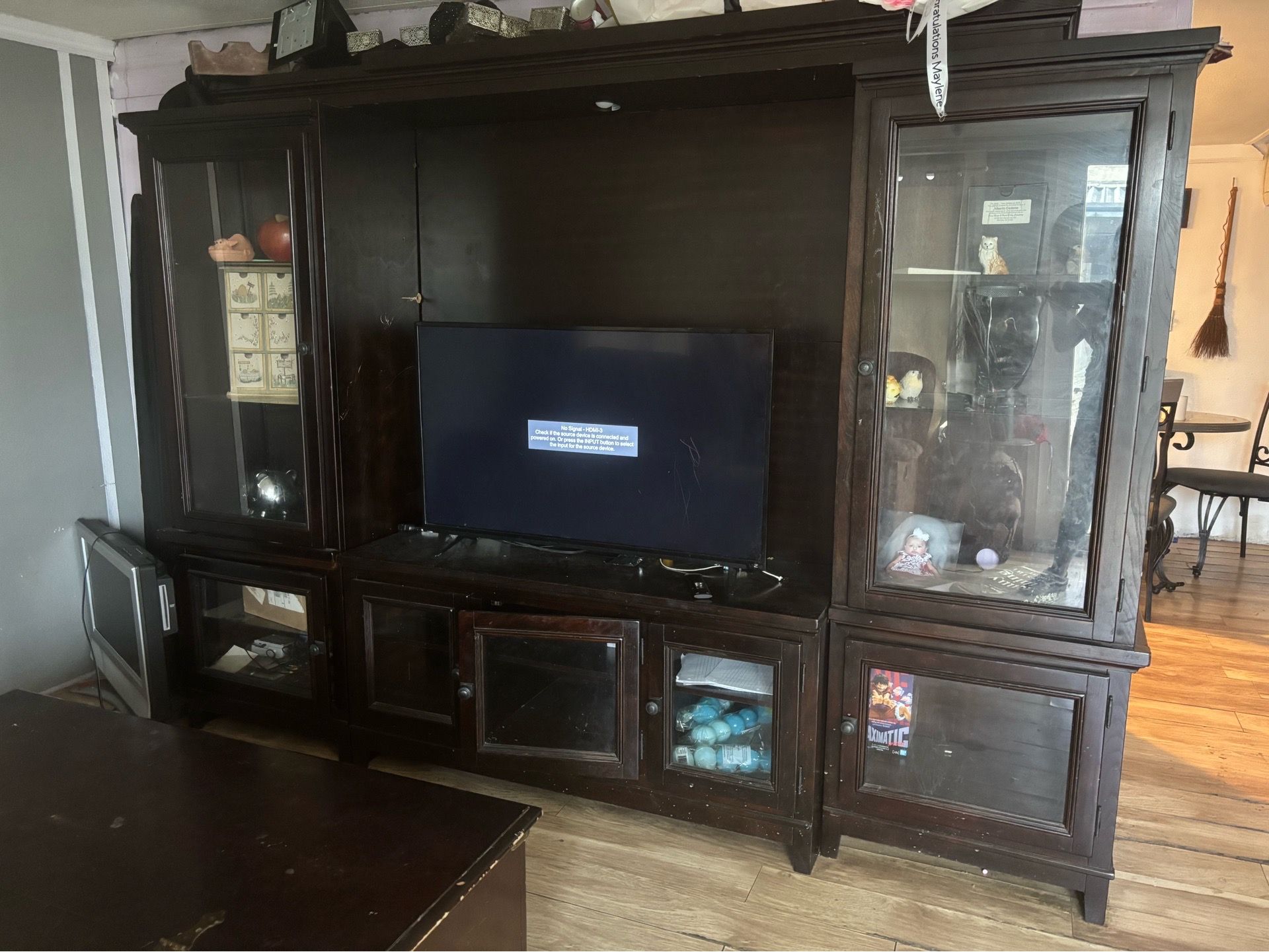 Tv stand