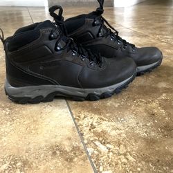 Men’s Columbia Boots Size 11 Like New Condition. Only Used Once 