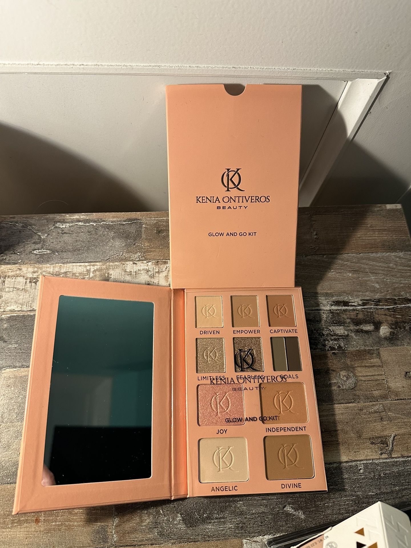 kenia ontiveros Palette