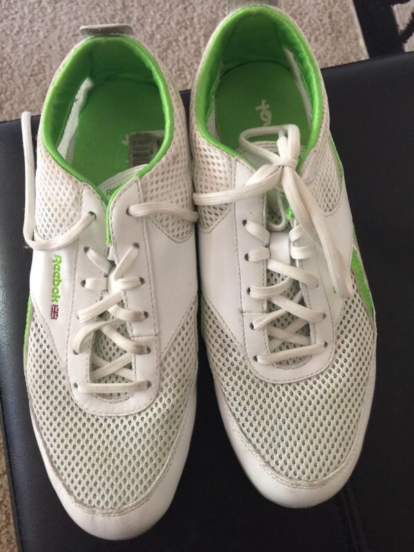 Reebok size 8 women shoe