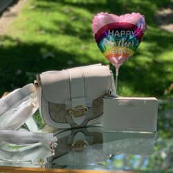 💕💕New Coach Crossbody With Carriage Emblem And Wristlet 