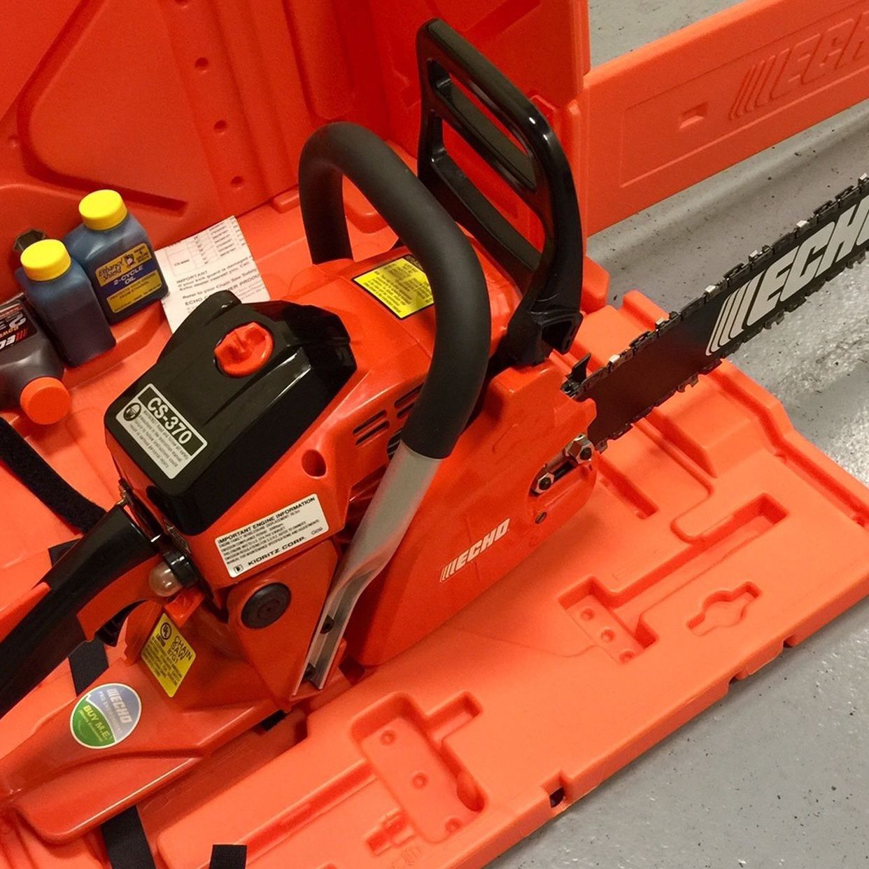 NEW! ECHO Gas 16” Chain Saw Includes Carry Case!