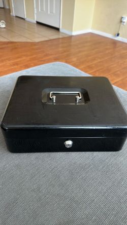 Cash box