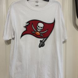 Tampa Bay Buccaneers Large Tshirt