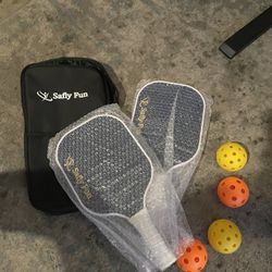 Pickleball Paddles Set of 2, T700 Carbon Fiber Pickleball Paddle Sandblasted Surface with Honeycomb Core for Beginners Increased Spin Control Pi