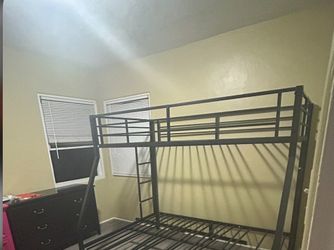 Bunk bed and trundle
