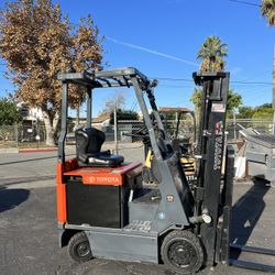 2014 TOYOTA ELECTRIC FORKLIFT 