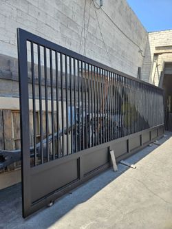 ((((HEAVY DUTY SLIDING GATE)))