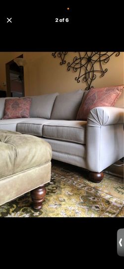 Beautiful Beige Sectional Sofa with Matching Ottoman – Excellent Condition