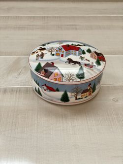 Mikasa Holiday Village Christmas Candy Dish with lid UTO70/683 -Inc Original Box