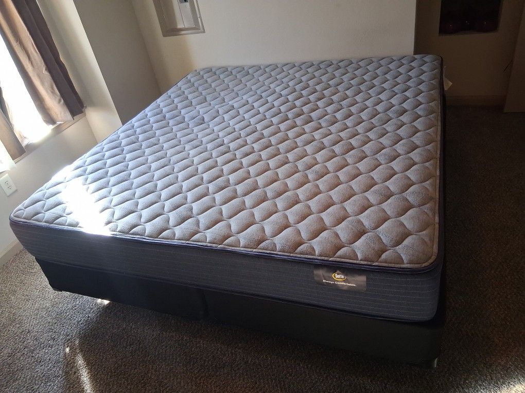 Serta Del Rio firm King mattress 