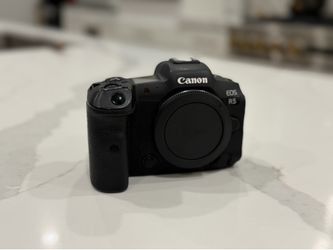Canon R5 camera
