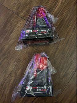 Milwaukee m12 4ah batteries new/nuevas 50$ for 1 or 90$ for 2…. 50$ por una 90$ por 2