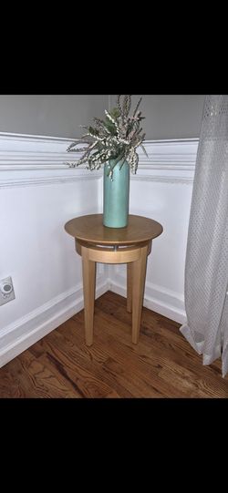 Maple Birdseye Table