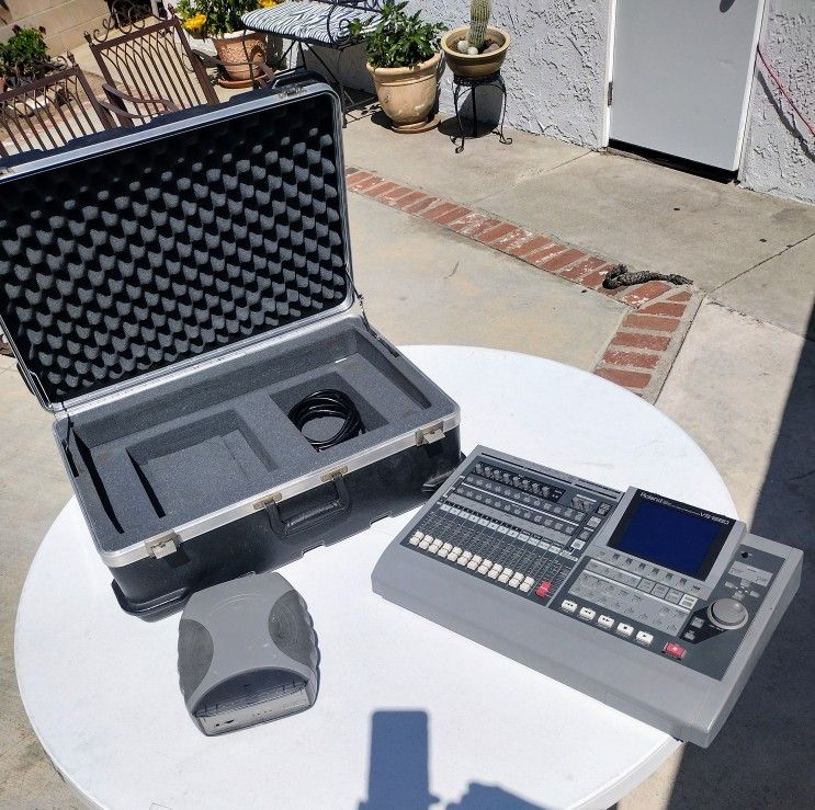 Roland VS 1680 Digital Recorder 16 Track With Custom Case & CD Burner