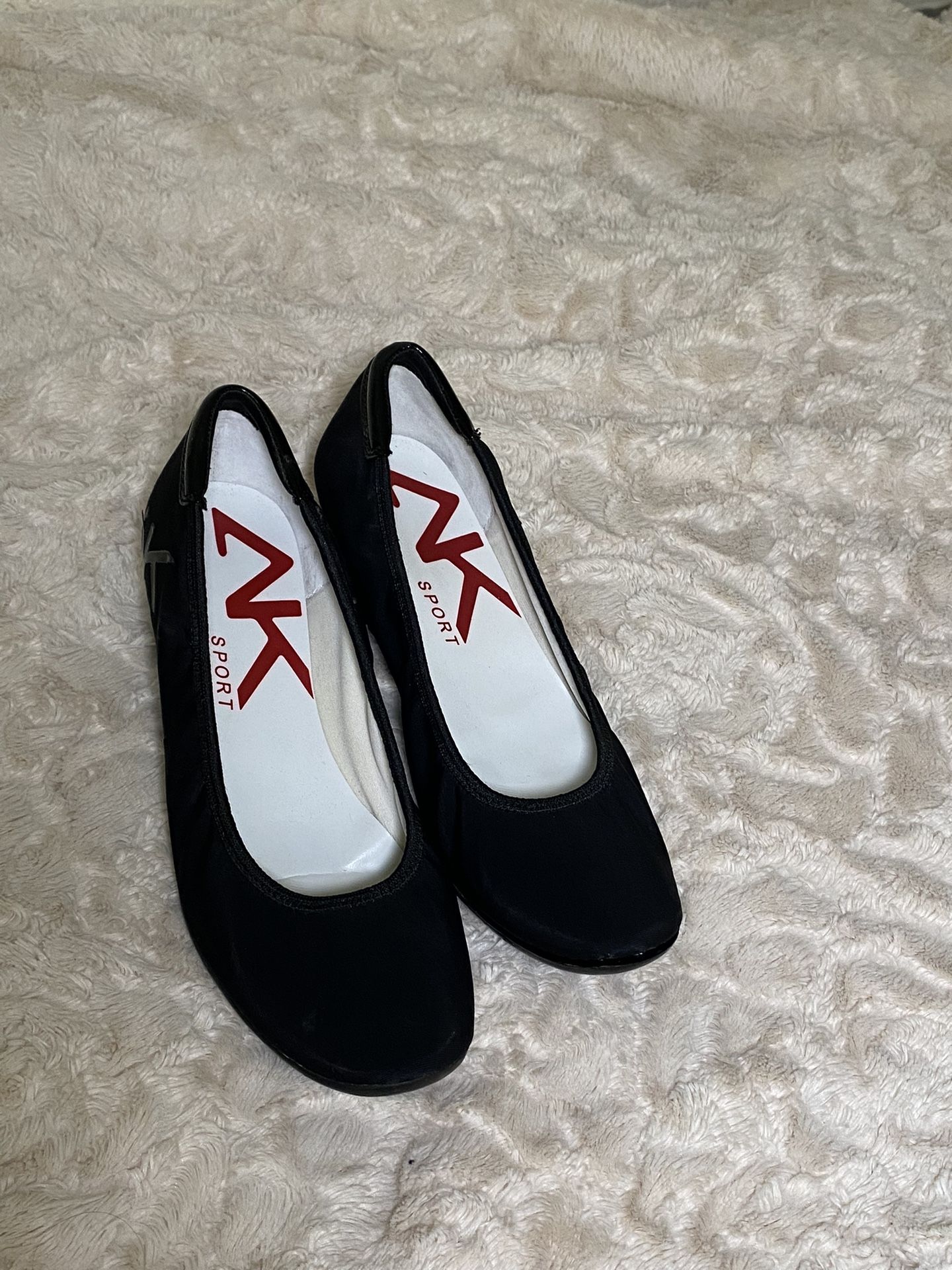 AK Black Wedges