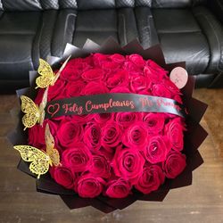 50 Res Roses Bouquet 
