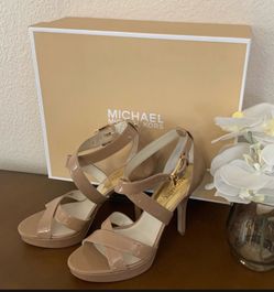 Like New Michael Kors Nude Heels