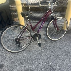 700c Schwinn Third Avenue Ladies Aluminum Bike