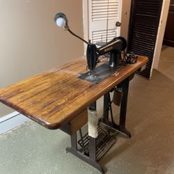 Singer Sewing Machine 