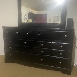 Solid Wood Dresser w/ 2 Nightstands
