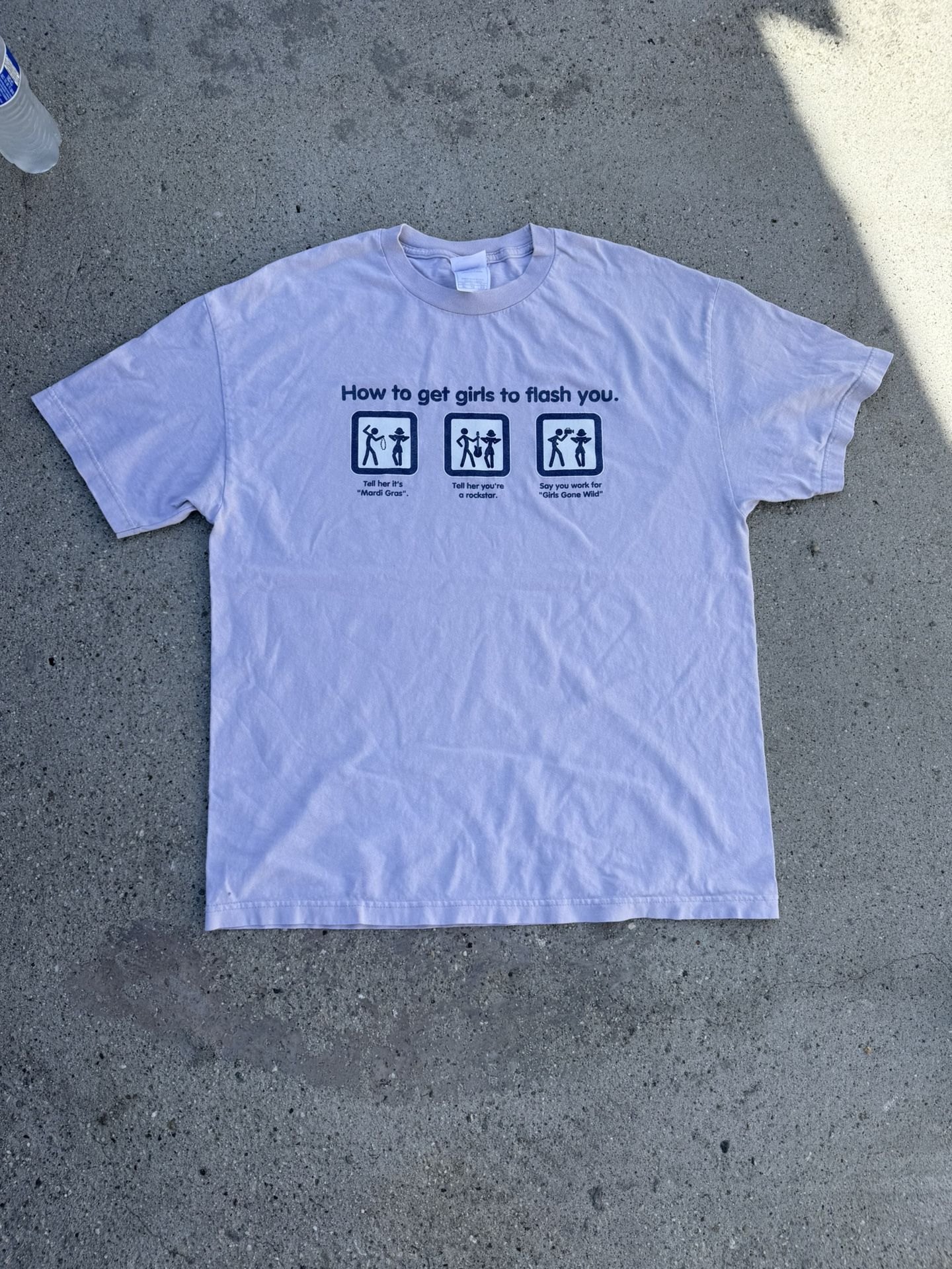 vintage graphic tee with "How to get girls" design size XL