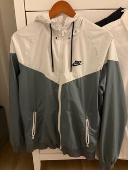 Nike Windrunner Jacket – White/Gray – Men’s