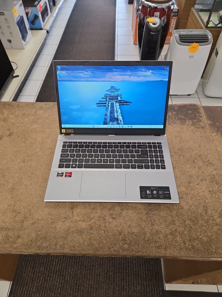Acer Aspire 3 15" Ryzen 7 16GB RAM 512GB SSD