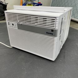 12,000 BTU / 550 sqft Danby Window Air Conditioner