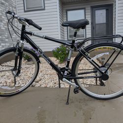 Schwinn Discover Hybrid Bike, 21-Speed, 28-inch Wheels, 19-Inch Overstep Frame