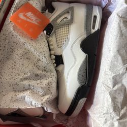 Jordan 4 White Cement