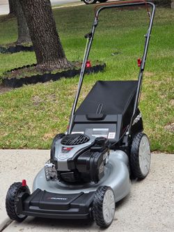 New MURRAY 21 in. 140 cc Briggs and Stratton Walk Behind Gas Push Lawn Mower with Height Adjustment and with Mulch Bag