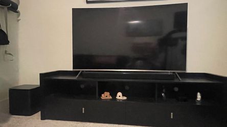 Samsung TV with Bose Soundbar and Bass