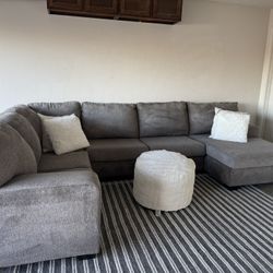 Gray Ashley’s Furniture Sectional Sofa Couch Sala 