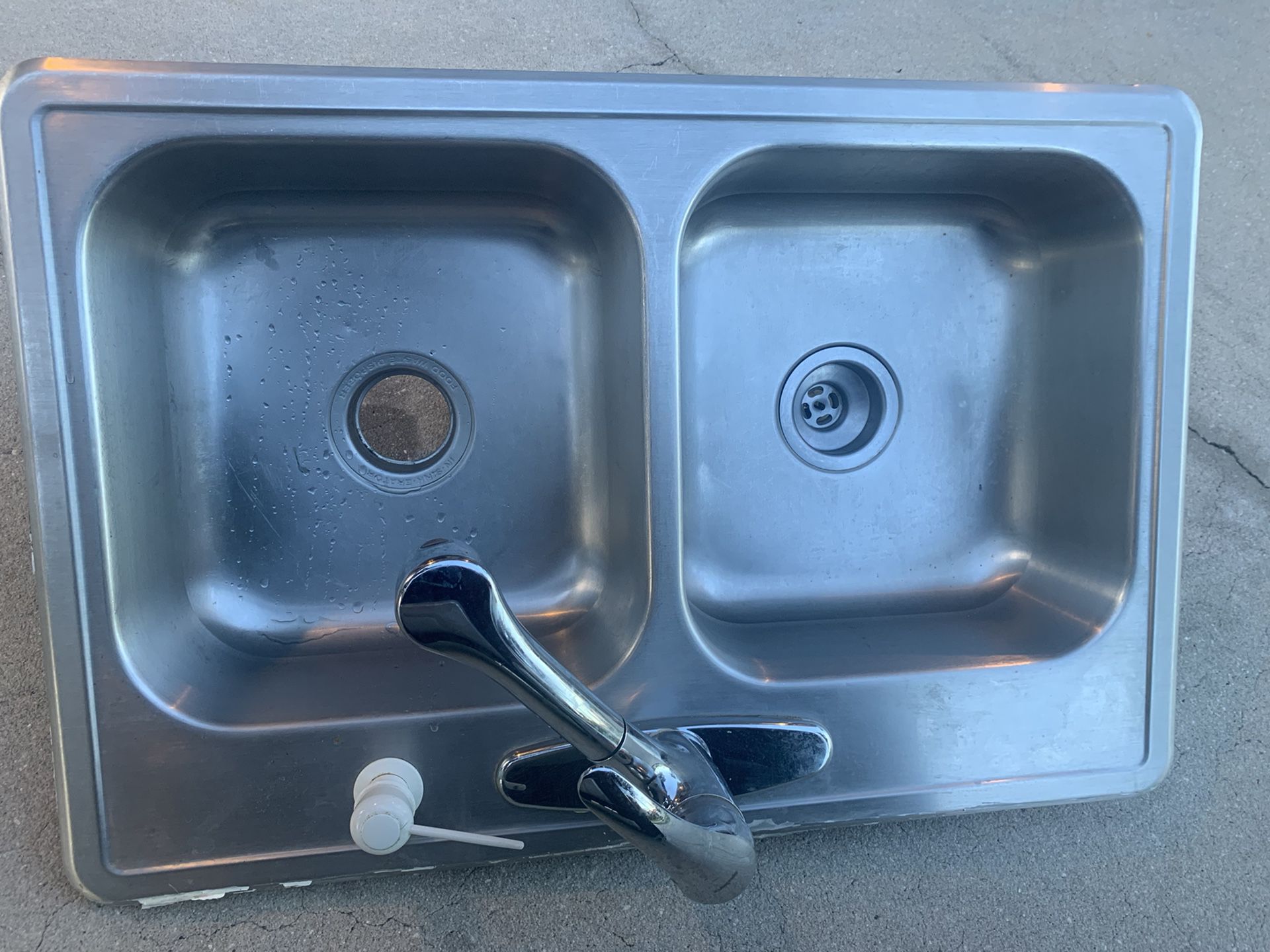 Sink and faucet free delivery